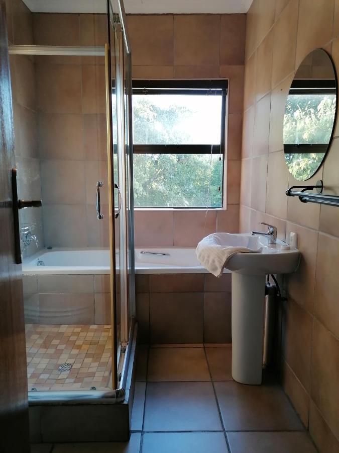 De Akker Guest House Bloemfontein Zewnętrze zdjęcie